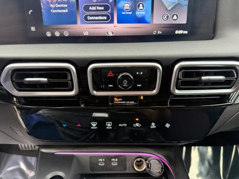 Used 2026 Nissan Sentra SR w/ Floor Mat Package FWD image 22