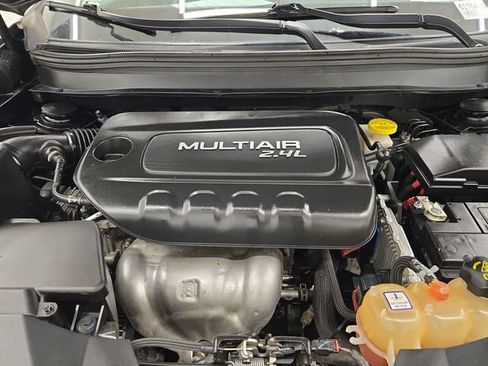 Used 2019 Jeep Cherokee Latitude Plus FWD image 35