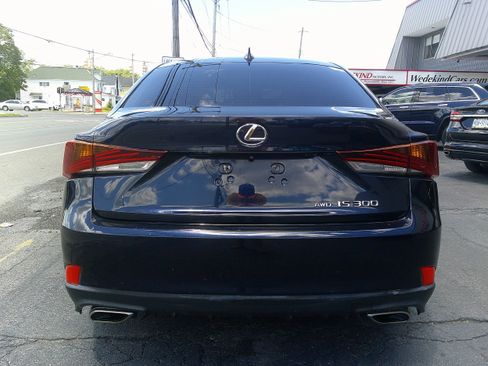Used 2018 Lexus IS 300 AWD w/ Comfort Package image 4