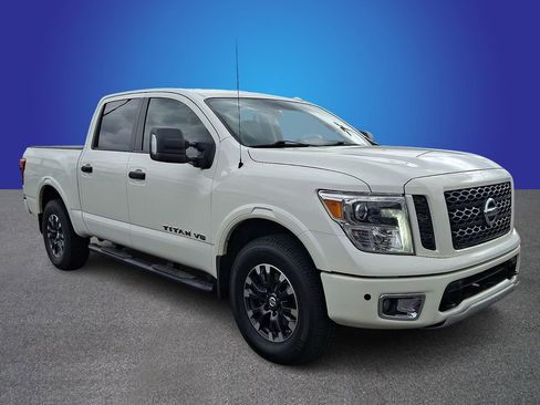 Used 2019 Nissan Titan PRO-4X w/ Pro-4x Convenience Package AWD/4WD image 3