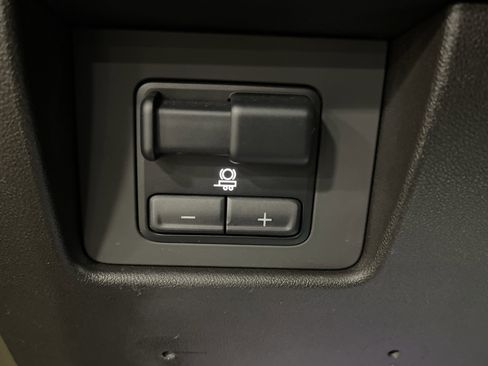 Used 2023 Chevrolet Colorado Z71 w/ Z71 Convenience Package 2 image 29