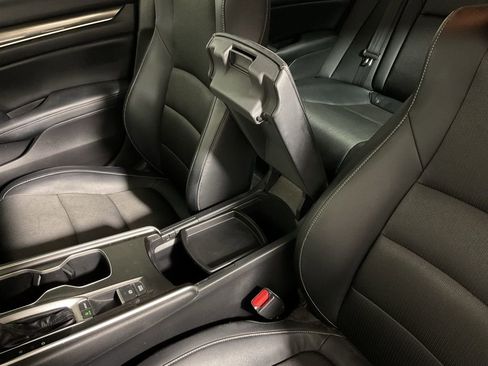 Used 2018 Honda Accord Sport image 30