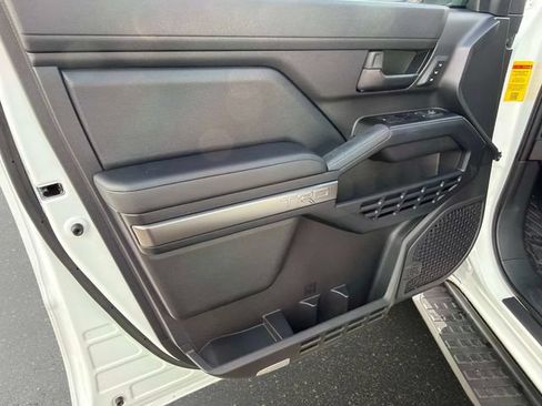 Used 2026 Toyota 4Runner 4WD image 17