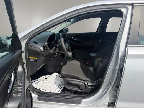 Used 2019 Hyundai Elantra GT FWD image 24