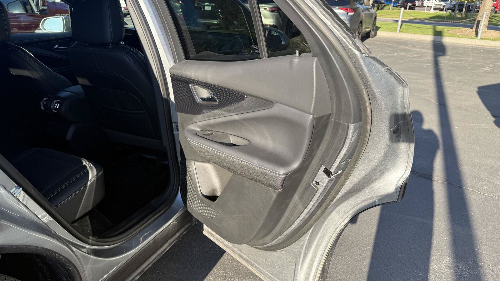 Used 2025 Chevrolet Blazer EV LT AWD/4WD image 18