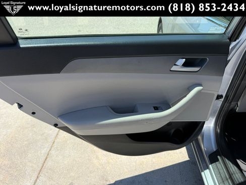 Used 2017 Hyundai Sonata SE FWD image 12