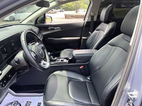 Used 2025 Kia Sportage EX w/ Premium Package FWD image 12