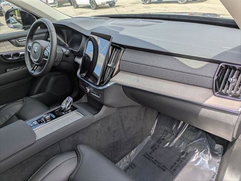 Used 2025 Volvo XC90 B6 Ultra w/ Protection Package Premier AWD/4WD image 28