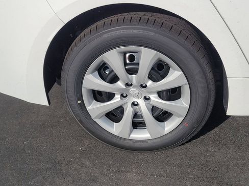 Used 2026 Toyota Corolla LE image 6