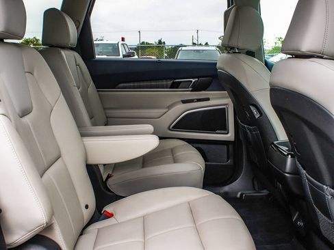 Used 2023 Kia Telluride EX w/ EX Captain's Chair Package AWD/4WD image 41