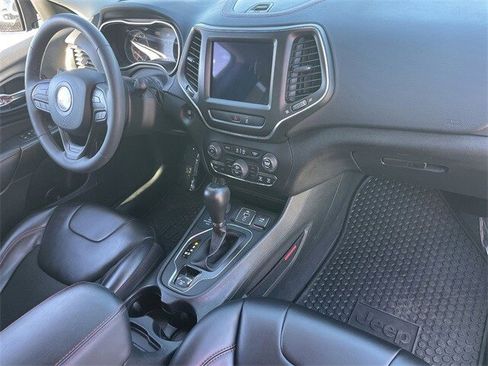 Used 2022 Jeep Cherokee Trailhawk w/ Comfort/Convenience Group image 13