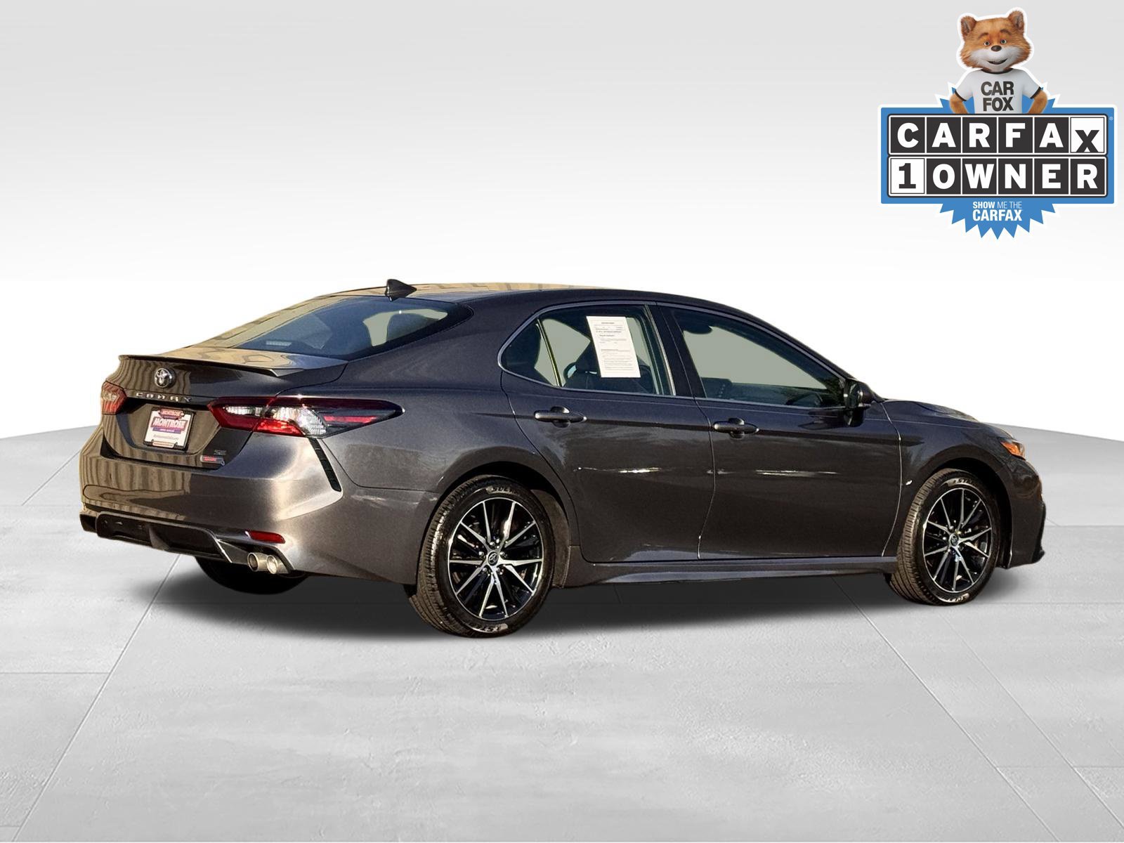 Used 2024 Toyota Camry SE FWD image 4