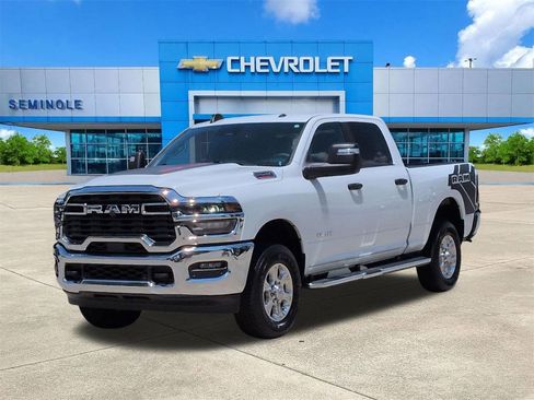 Used 2026 RAM 2500 Big Horn AWD/4WD image 2