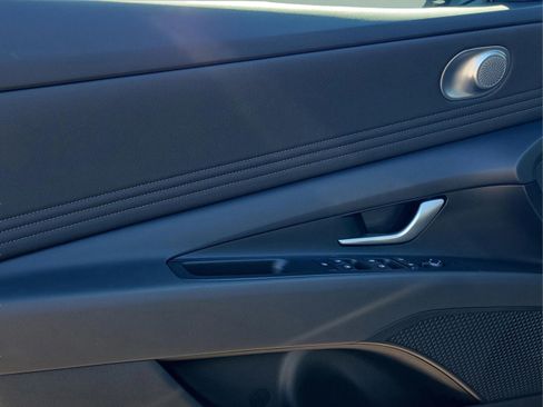 New 2026 Hyundai Elantra Limited FWD image 16