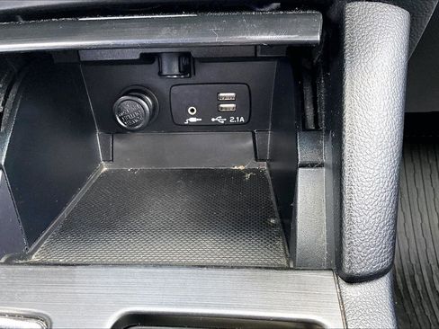 Used 2019 Subaru Outback 2.5i Limited AWD/4WD image 16