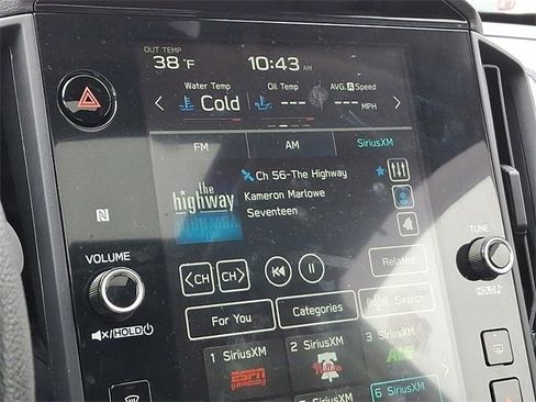 Used 2025 Subaru Crosstrek 2.0i Premium image 18