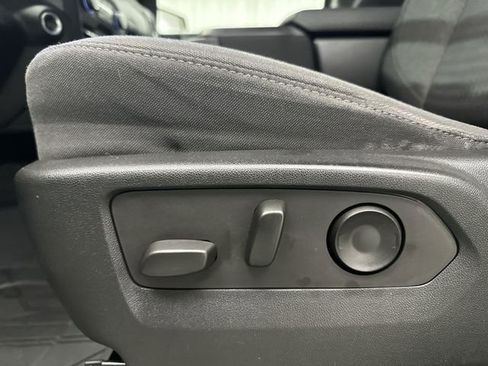 Used 2022 Chevrolet Silverado 1500 Custom image 18