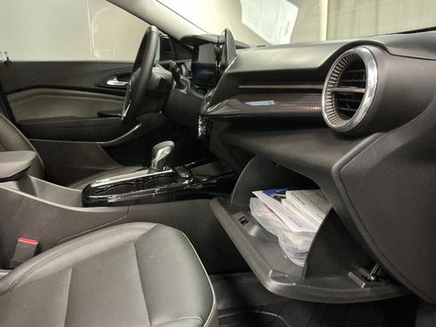 Used 2024 Chevrolet Trax ACTIV w/ Sunroof Package FWD image 35
