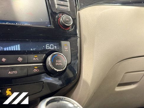 Used 2019 Nissan Rogue Sport SV AWD/4WD image 14