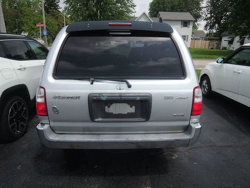 Used 2001 Toyota 4Runner SR5 AWD/4WD image 6