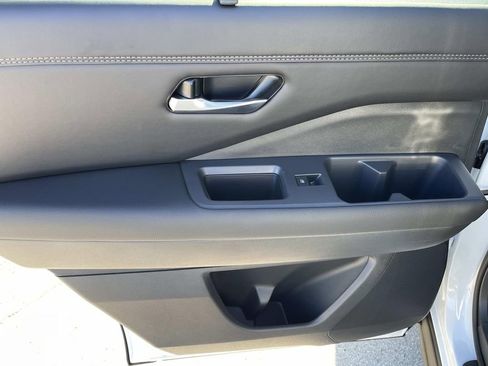 New 2026 Nissan Pathfinder Platinum AWD/4WD image 21