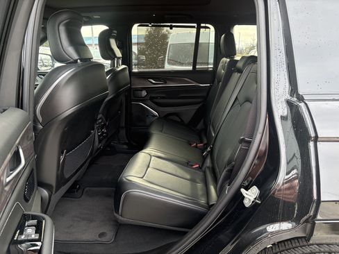 New 2024 Jeep Grand Cherokee Overland w/ Luxury Tech Group IV image 15