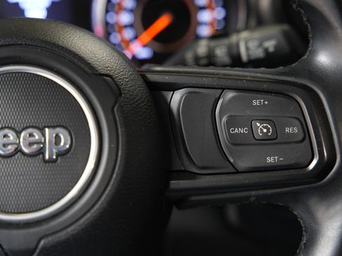 Used 2022 Jeep Wrangler Unlimited Sport AWD/4WD image 30