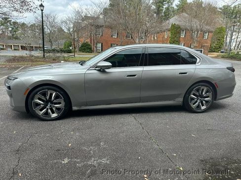 Used 2023 BMW i7 xDrive60 w/ Executive Package 2 AWD/4WD image 6