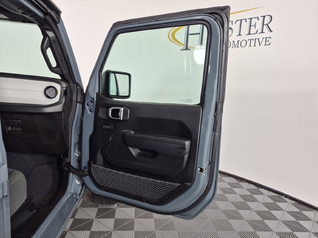 Used 2024 Jeep Wrangler Unlimited w/ Convenience Group AWD/4WD image 34