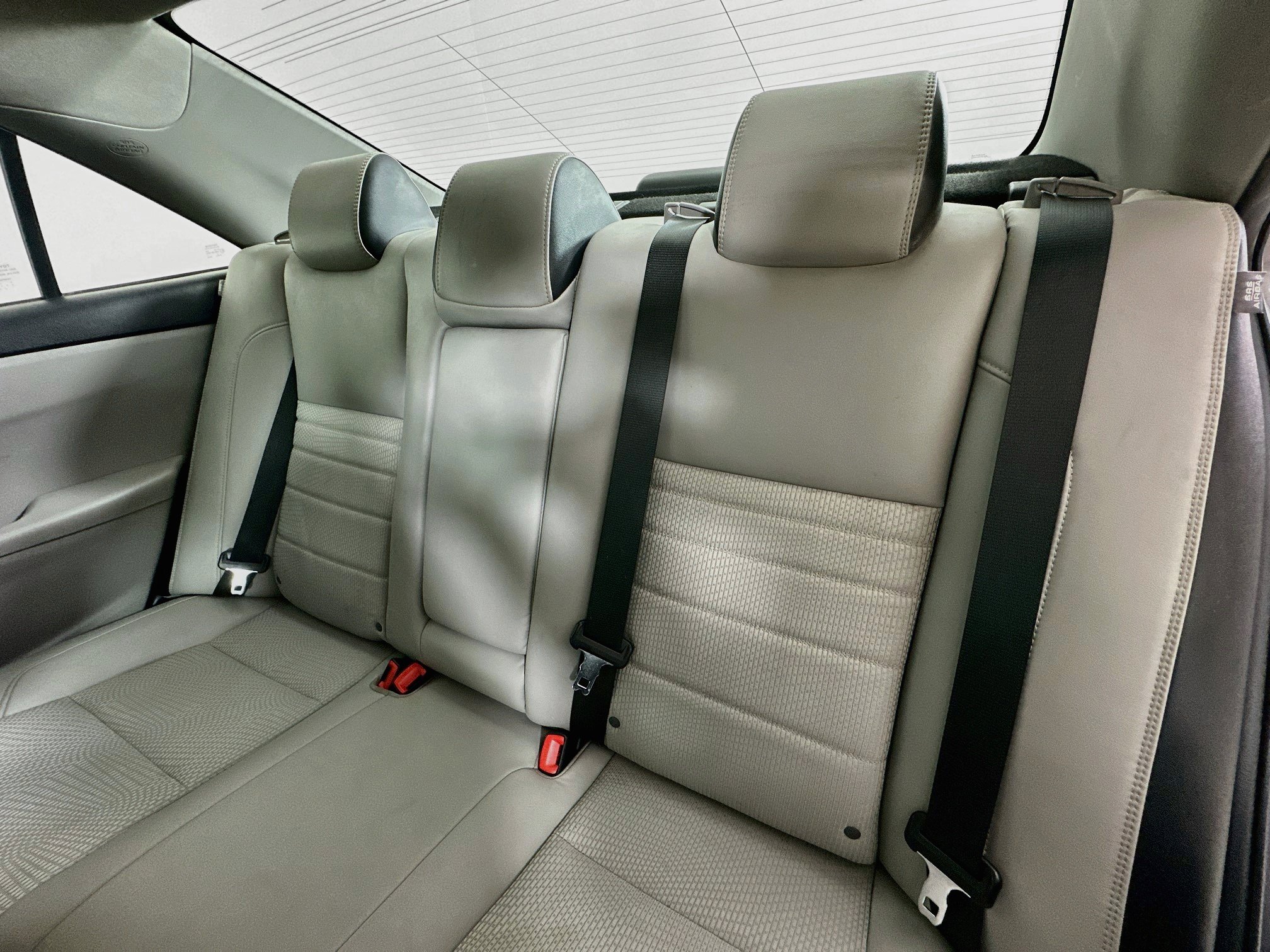 Used 2016 Toyota Camry SE FWD image 22