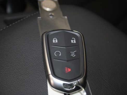 New 2025 Cadillac XT6 Luxury image 21