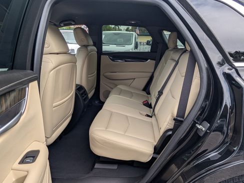 Used 2018 Cadillac XT5 FWD w/ LPO, Wheel Lock Package image 13