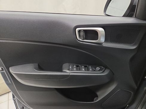 Used 2024 Hyundai Venue SEL FWD image 21