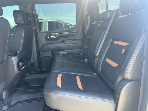 Used 2023 GMC Sierra 1500 AT4 w/ AT4 Premium Package AWD/4WD image 16