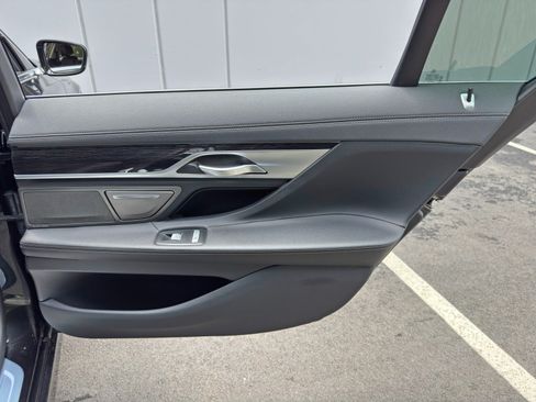 Used 2019 BMW 740i RWD image 47