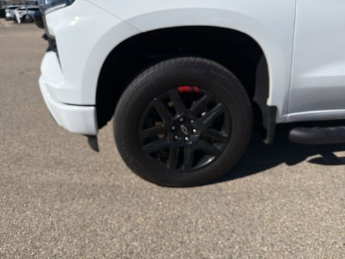 Used 2025 Chevrolet Silverado 1500 RST w/ Redline Edition AWD/4WD image 9