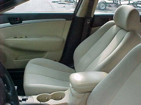 Used 2010 Hyundai Sonata GLS FWD image 15