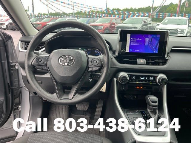 Used 2024 Toyota RAV4 LE AWD/4WD image 16