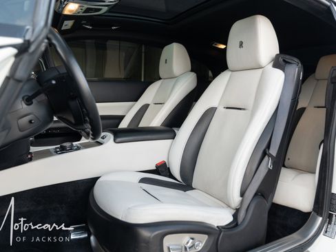 Used 2017 Rolls-Royce Wraith RWD image 14