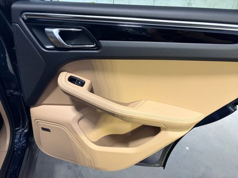 Certified 2020 Porsche Macan S AWD/4WD image 26