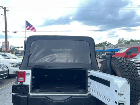 Used 2014 Jeep Wrangler Unlimited Sport w/ Connectivity Group AWD/4WD image 19