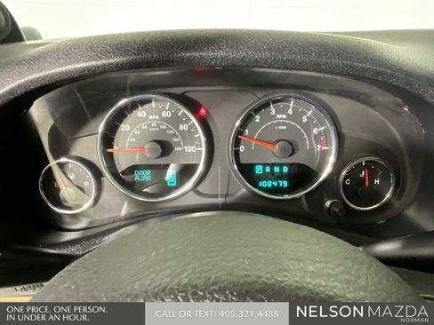 Used 2012 Jeep Wrangler Unlimited Rubicon w/ Connectivity Group AWD/4WD image 44