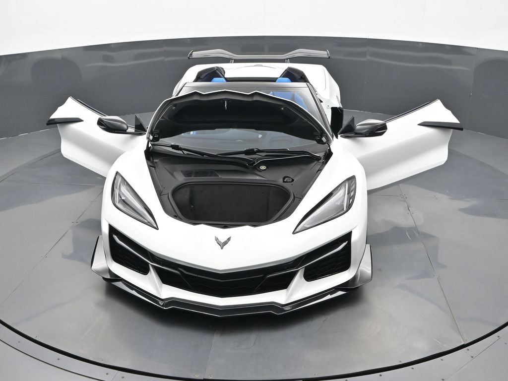 Used 2024 Chevrolet Corvette Z06 w/ Z07 Performance Package RWD image 26