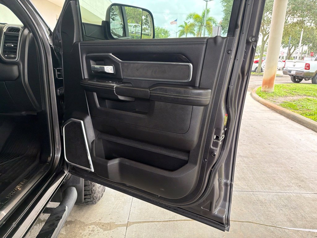 Used 2021 RAM 3500 Laramie w/ Max Tow Package AWD/4WD image 31