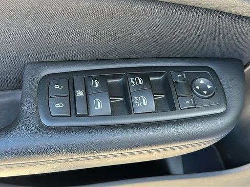 Used 2015 Chrysler 200 Limited w/ Convenience Group FWD image 11