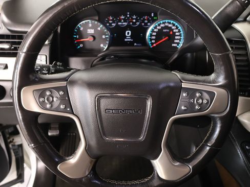 Used 2018 GMC Yukon Denali w/ Denali Ultimate Package AWD/4WD image 3