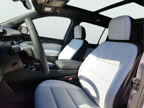 New 2026 Chevrolet Traverse High Country FWD image 17