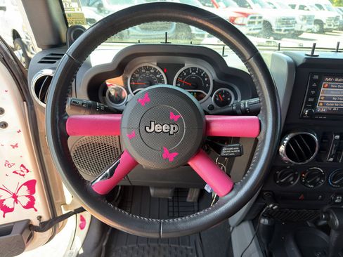 Used 2010 Jeep Wrangler Unlimited Sahara w/ Dual Top Group AWD/4WD image 5