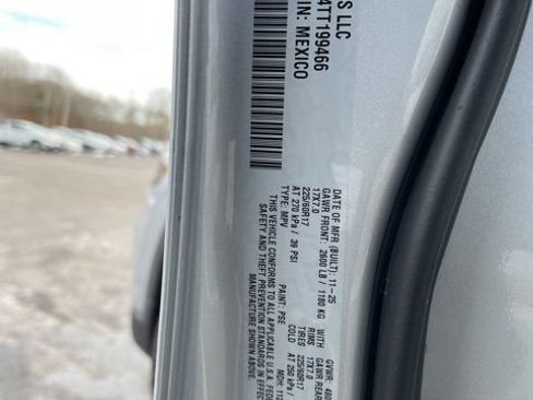 New 2026 Jeep Compass Latitude image 34