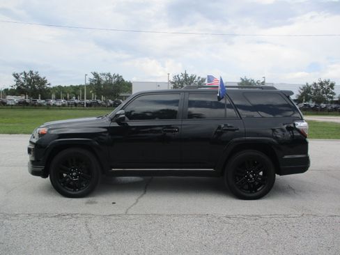Used 2019 Toyota 4Runner Limited AWD/4WD image 4